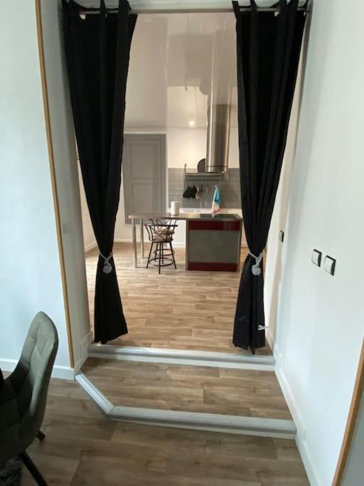 L'Escale Zen Apartment Tulle Bagian luar foto